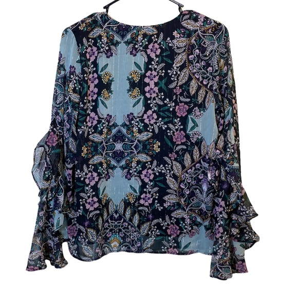 NWT iZ Byer Floral Boho Floral Flute Sleeve Blouse Size M - Picture 3 of 13
